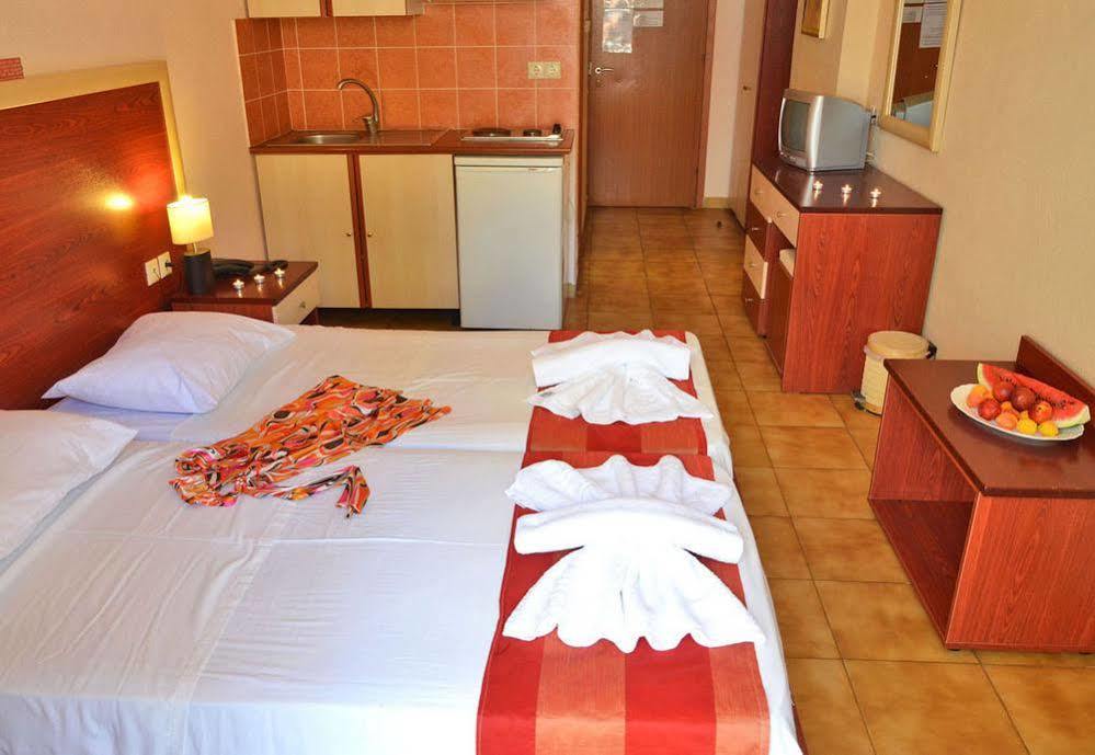 Mavrikos Hotel Plános 외부 사진